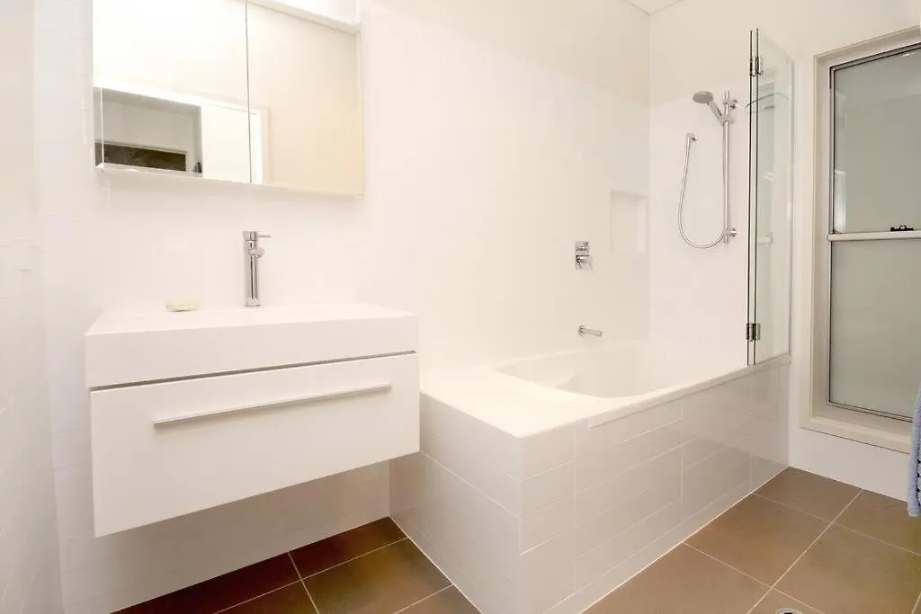 Amiri Amity Point Villa